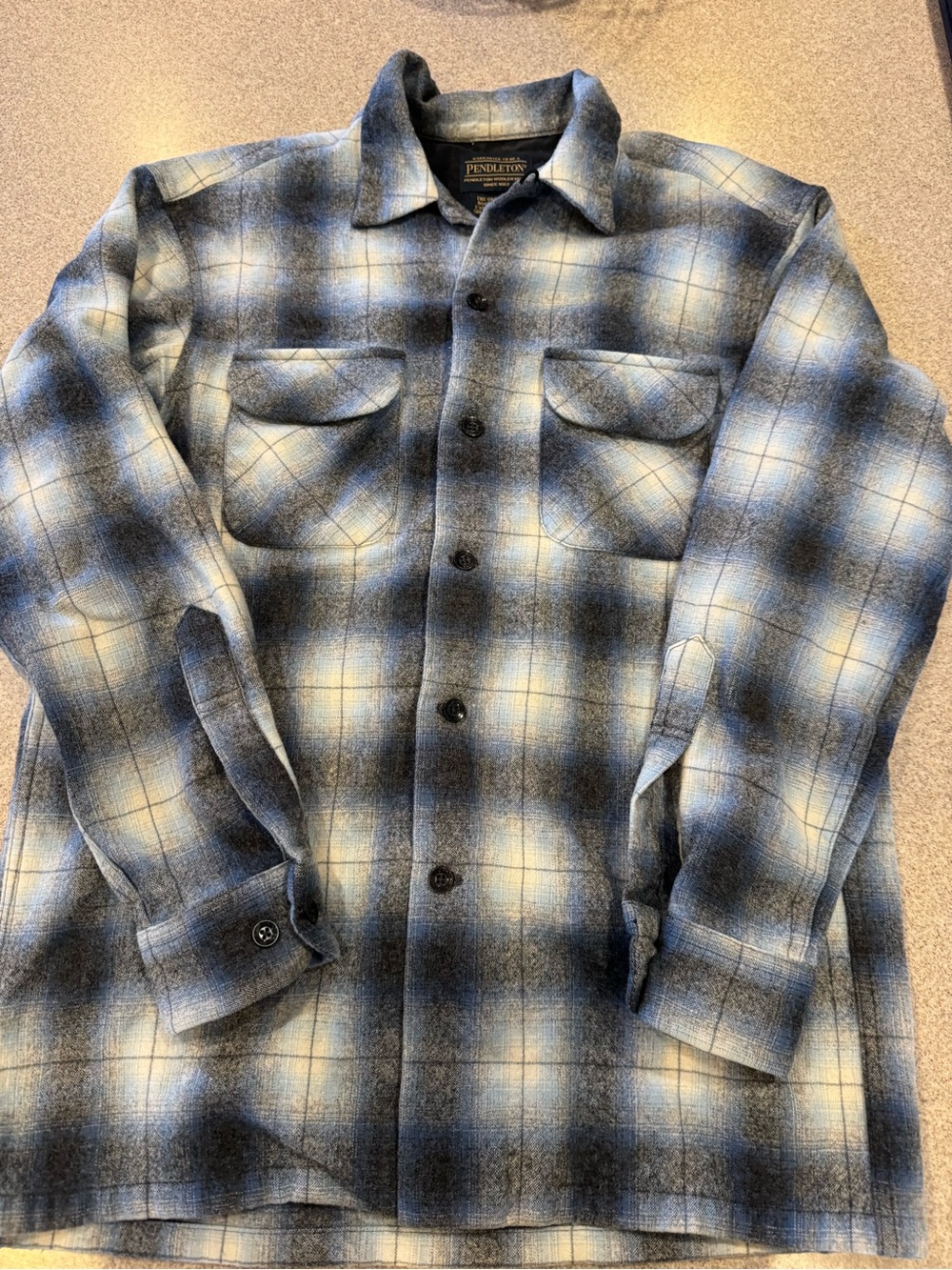Medium mens Pendleton plaid board shirt blue gray long sleeve
